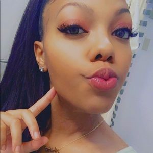 Meet your Posher, Arika